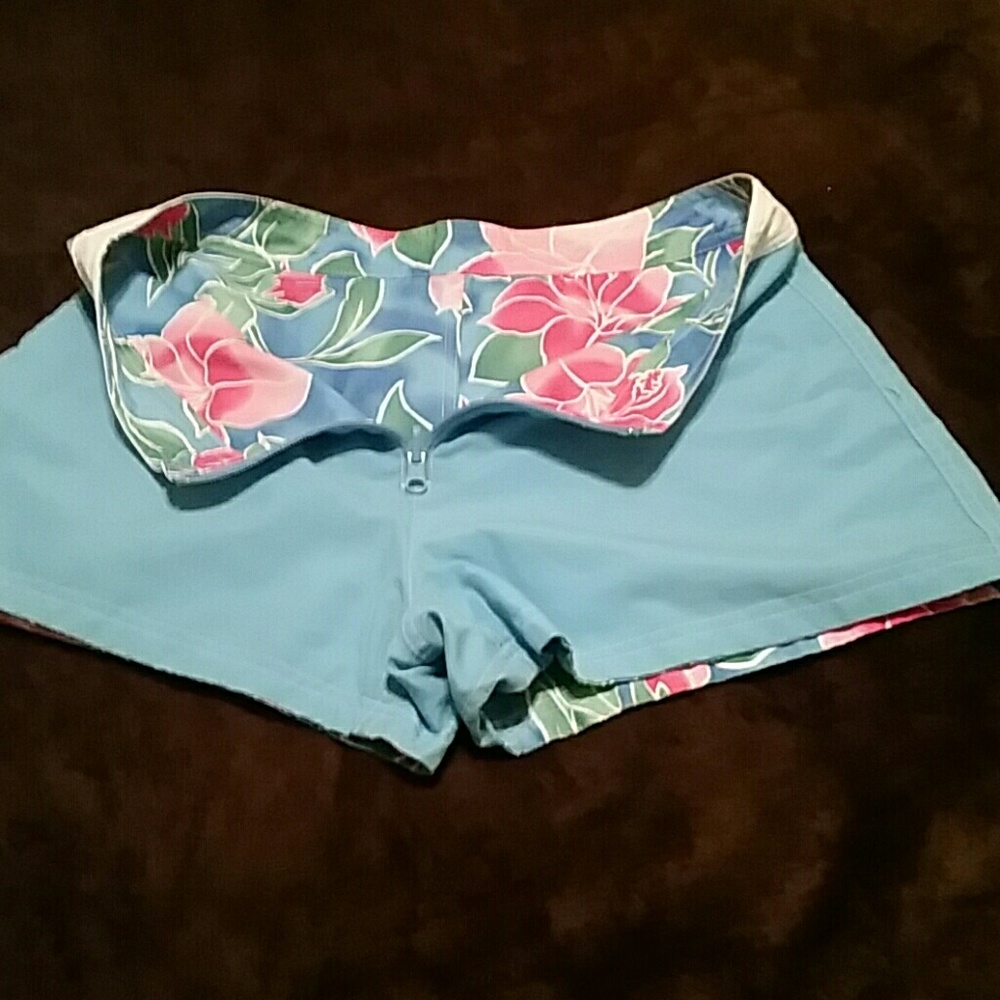 Beach shorts reversible